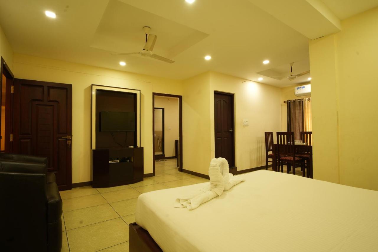 K V Suites Kochi Εξωτερικό φωτογραφία