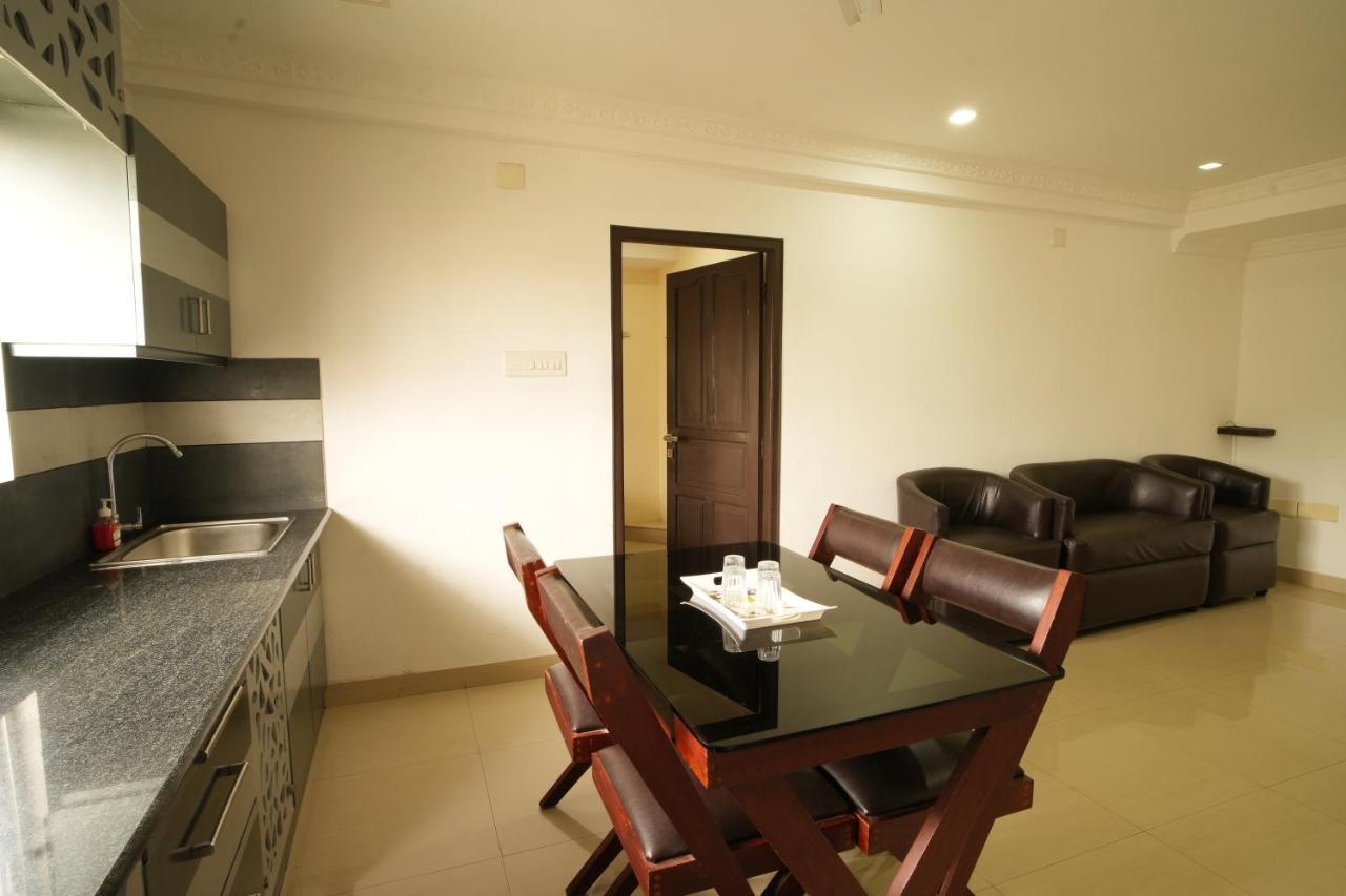K V Suites Kochi Εξωτερικό φωτογραφία
