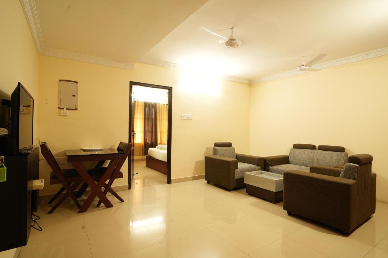 K V Suites Kochi Εξωτερικό φωτογραφία