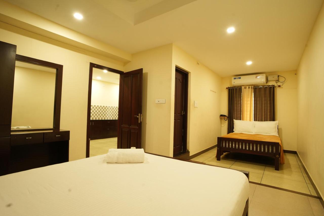 K V Suites Kochi Εξωτερικό φωτογραφία