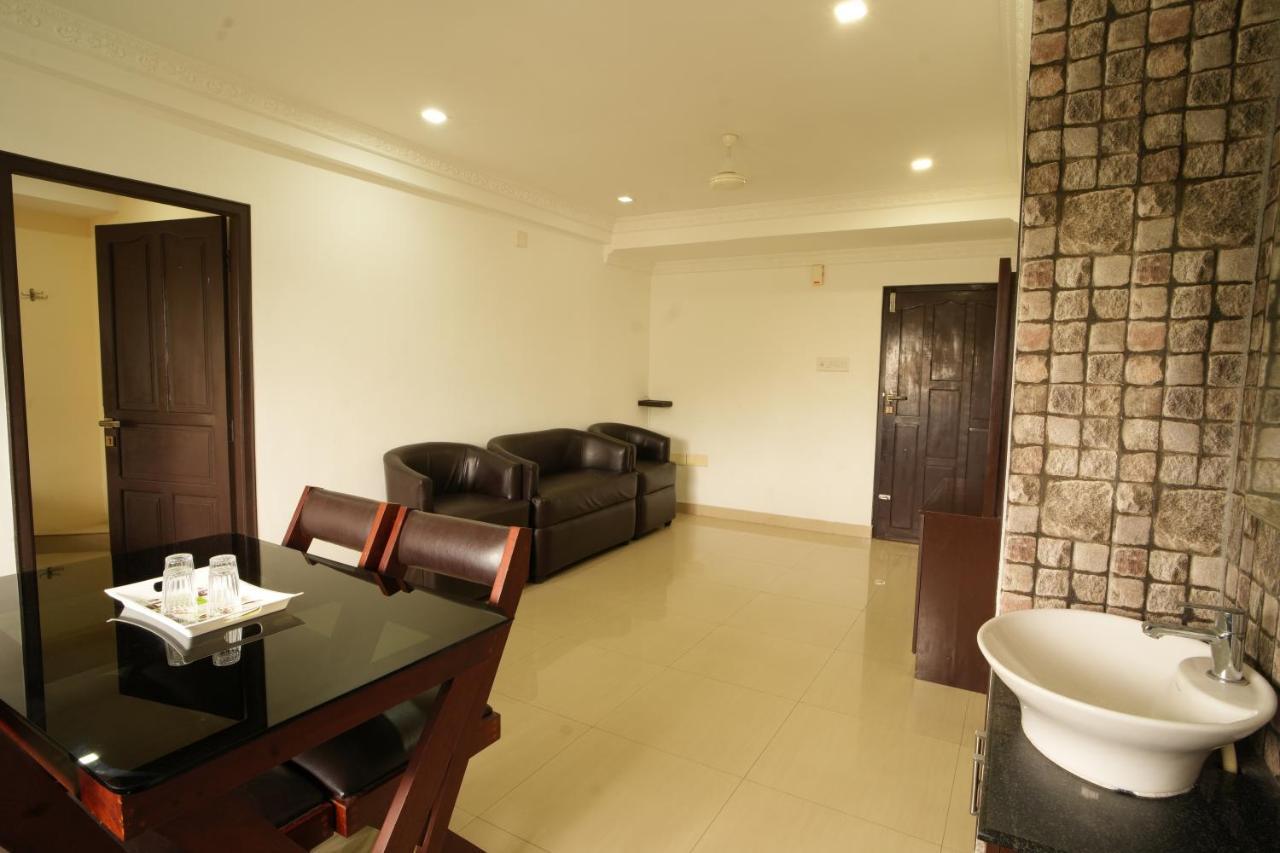 K V Suites Kochi Εξωτερικό φωτογραφία