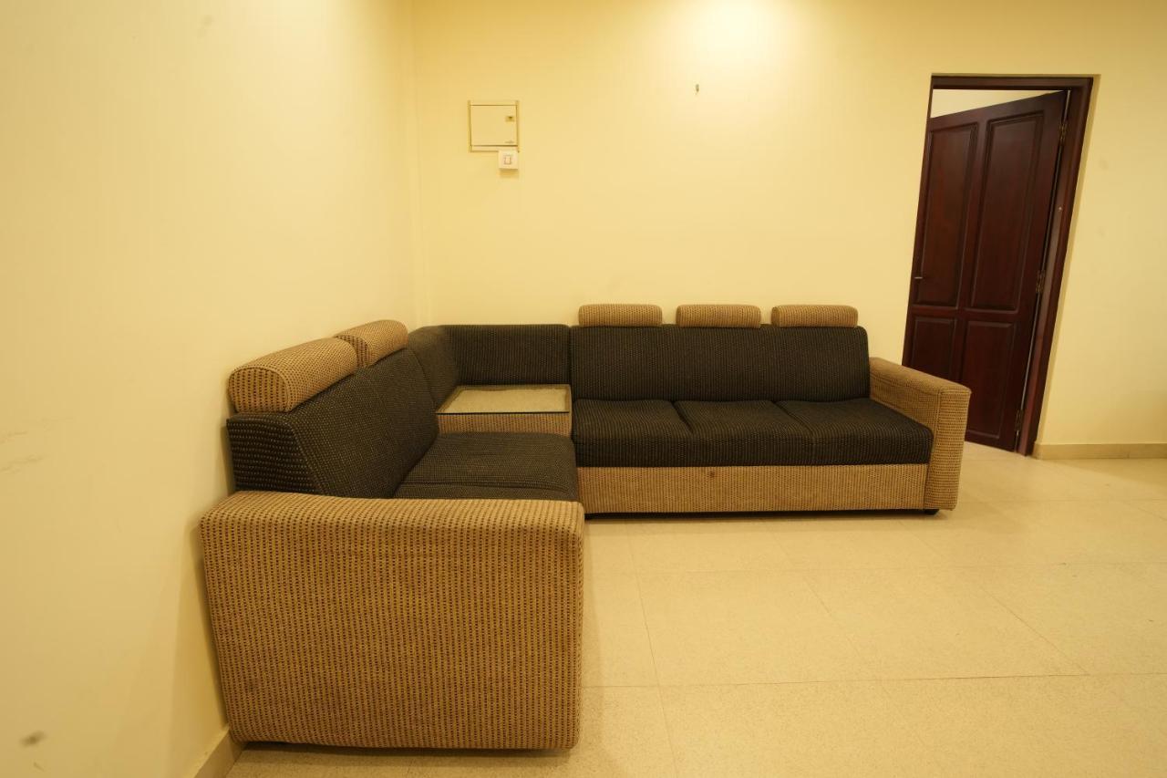 K V Suites Kochi Εξωτερικό φωτογραφία