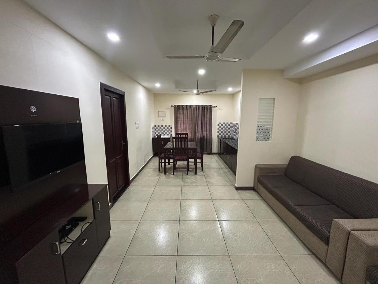 K V Suites Kochi Εξωτερικό φωτογραφία