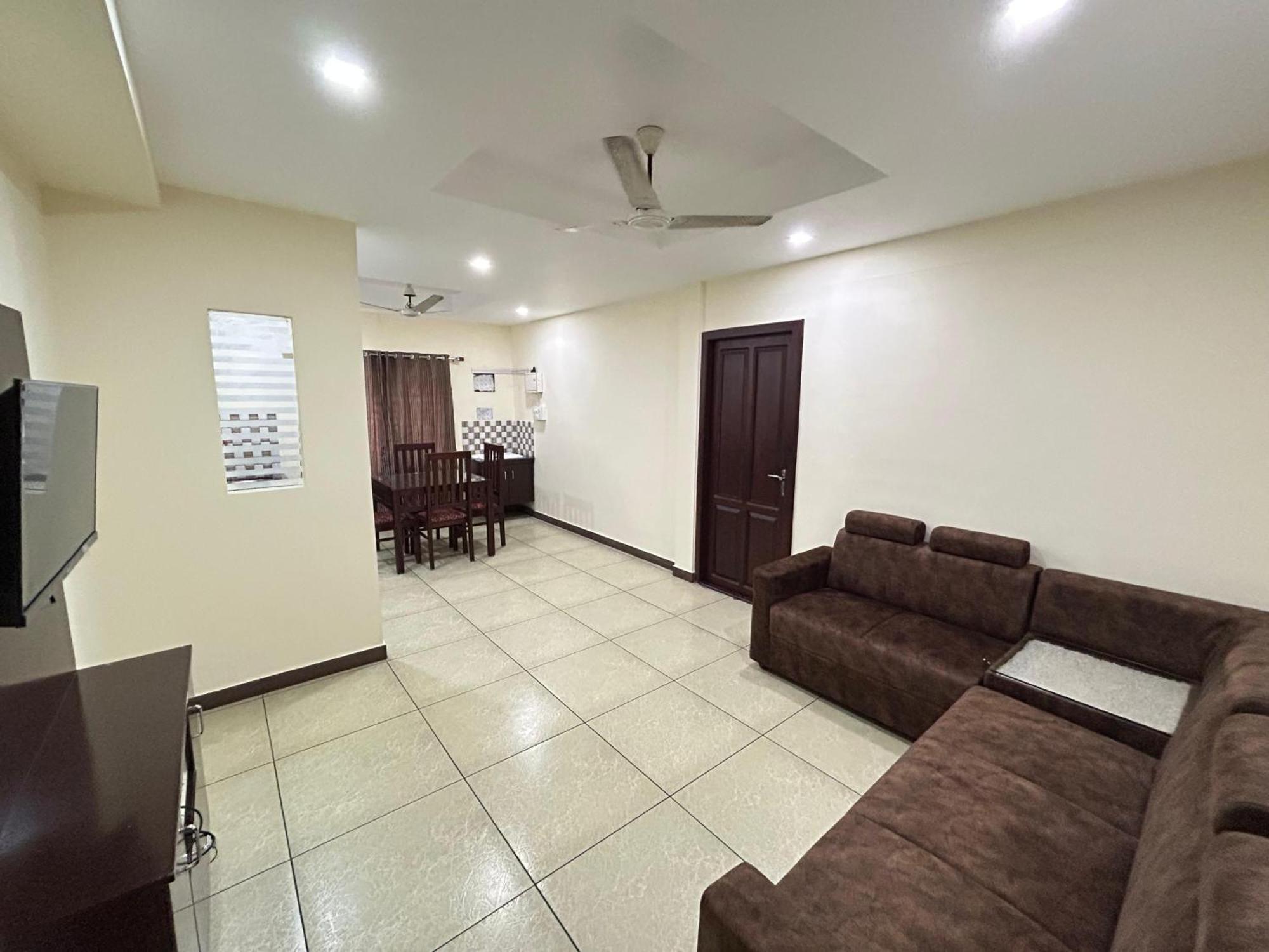 K V Suites Kochi Εξωτερικό φωτογραφία