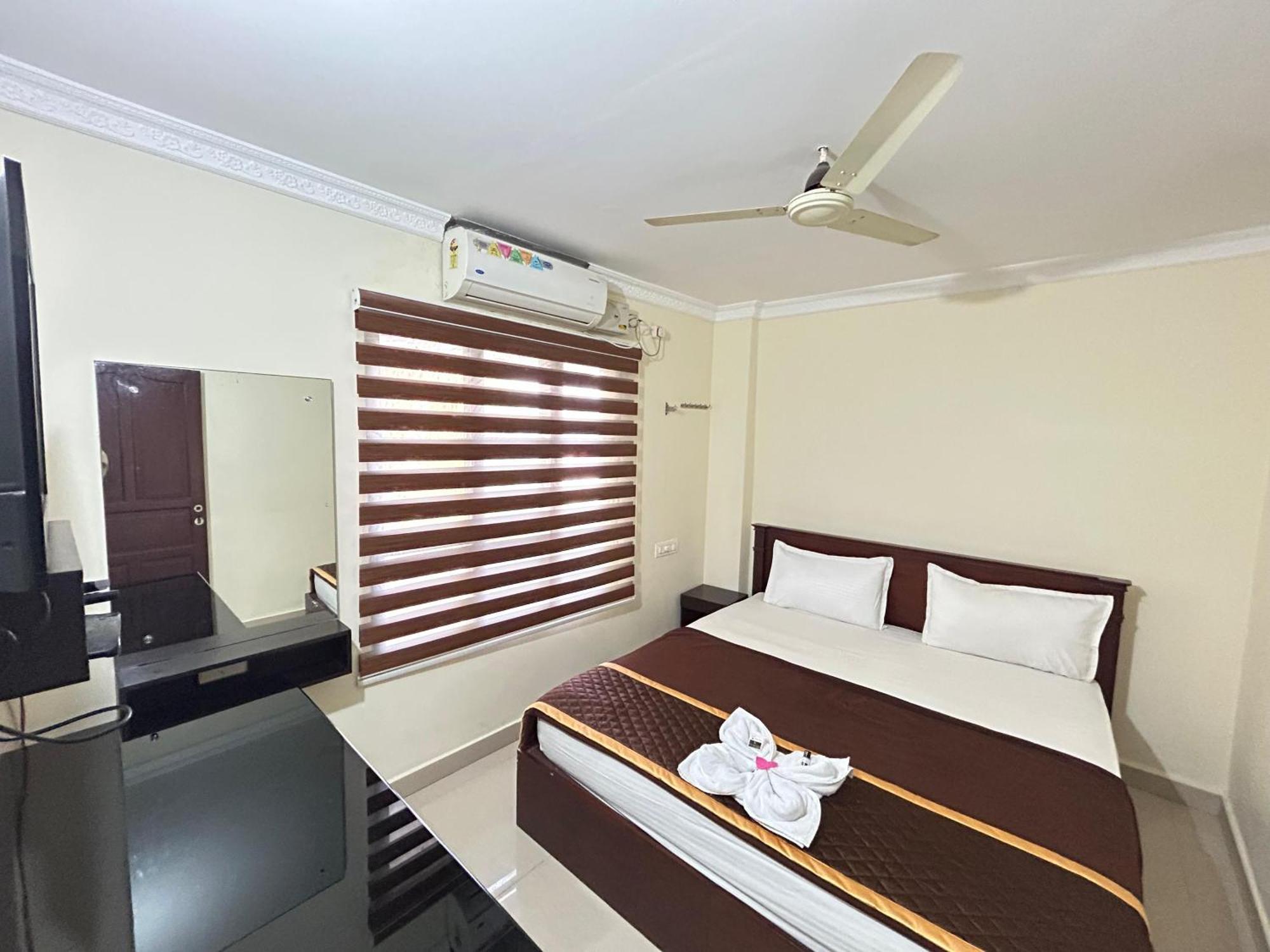 K V Suites Kochi Εξωτερικό φωτογραφία